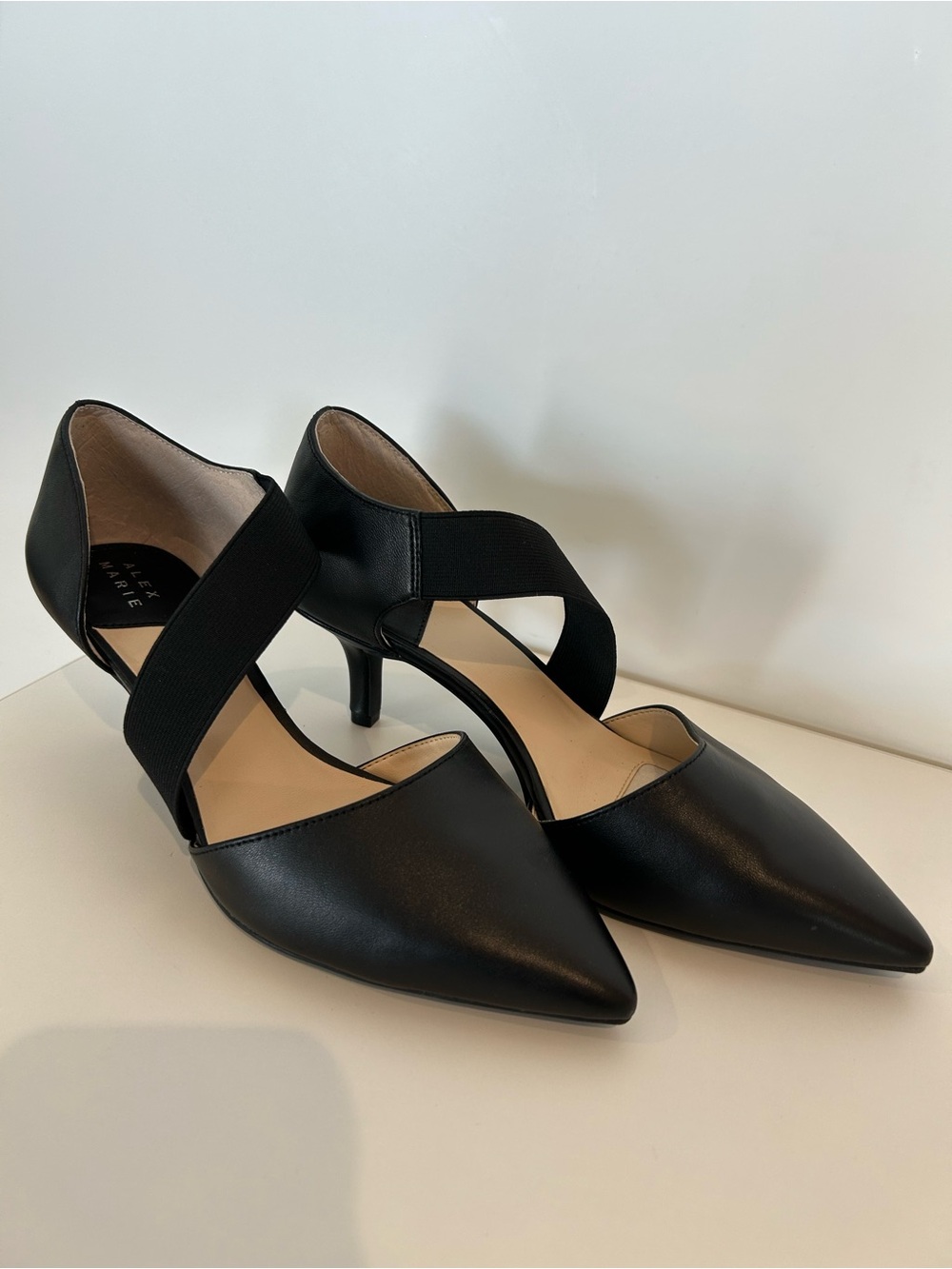 NWT Black Pointed Toe Kitten Heels Elastic Strap Slip On Pumps Size 8M
